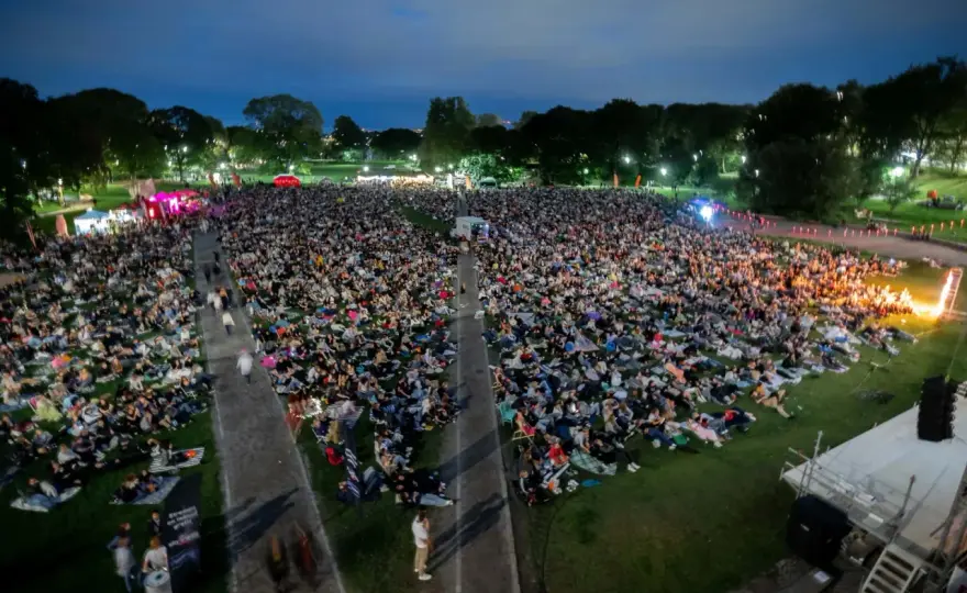 Sommarbio i Rålis – Din guide till en perfekt filmkväll utomhus