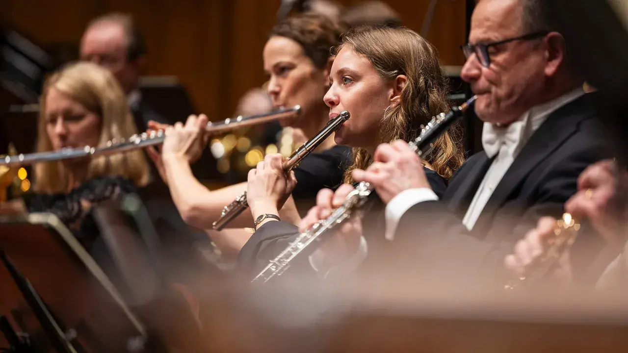 Musiker i Sveriges Radios Symfoniorkester spelar flöjt och oboe.