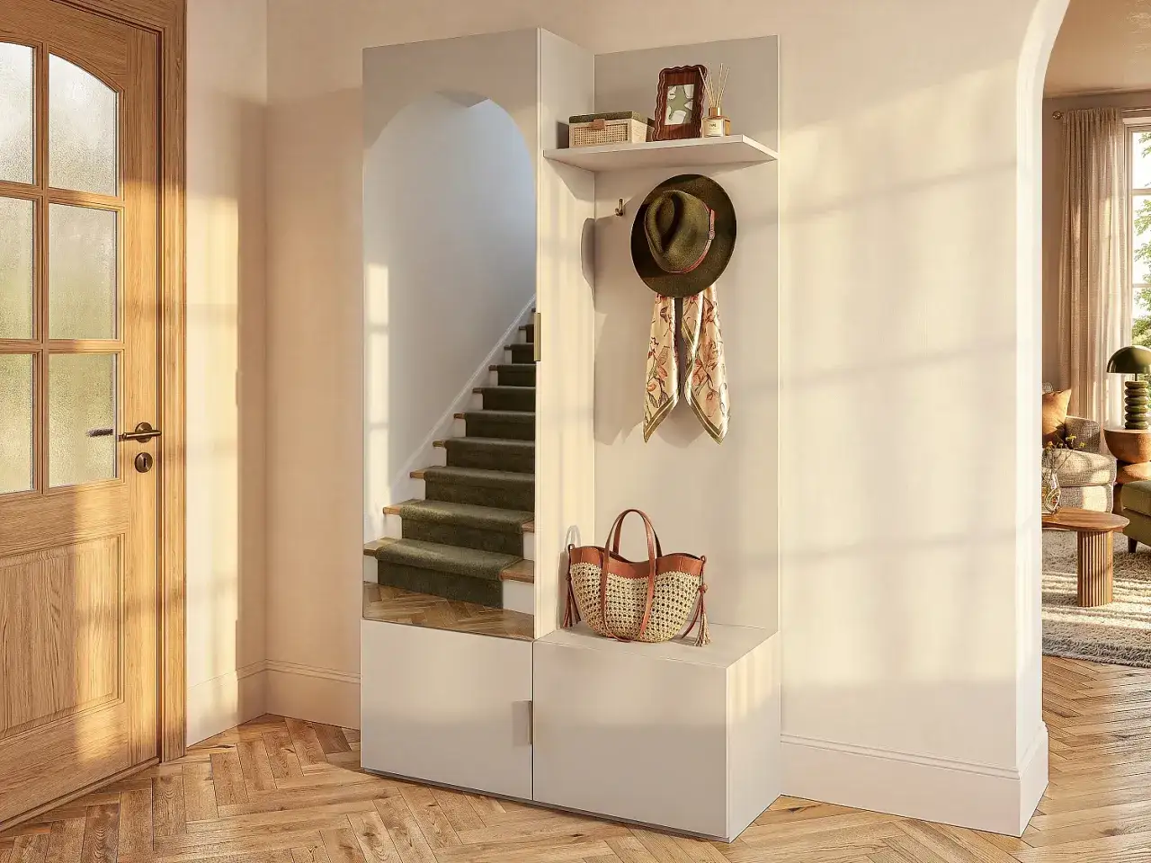 Hall inspiration med en hatthylla, spegel som visar en trappa, och en väska.