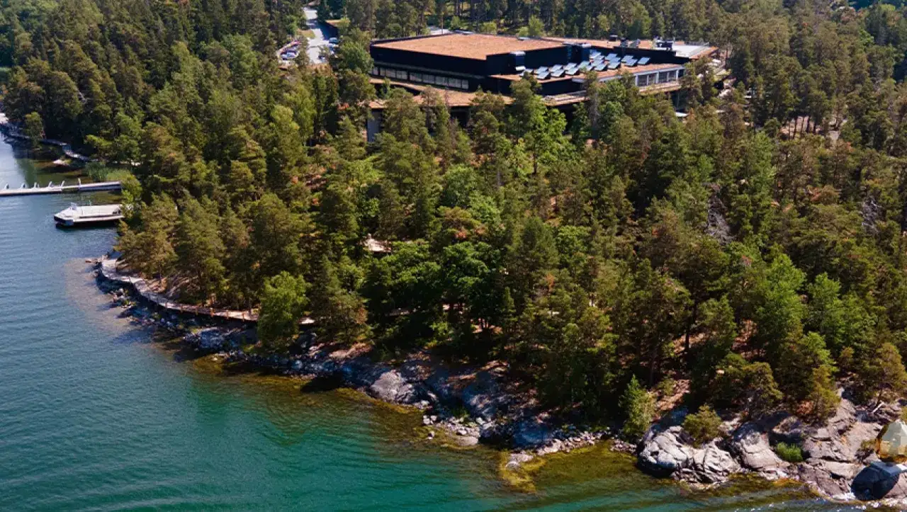 Artipelag i Gustavsberg, en arkitektonisk pärla omgiven av skog och vatten.